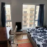 Fully Equipped Apartment, 15 Min To Downtown * Kodaň