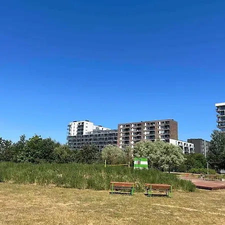 Fully Equipped Apartment, 15 Min To Downtown Apartment